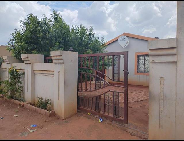 2 BEDROOM HOUSE FOR SALE IN ZONKIZIZWE